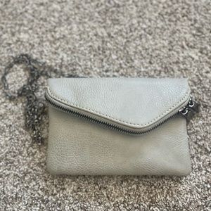 Small wristlet